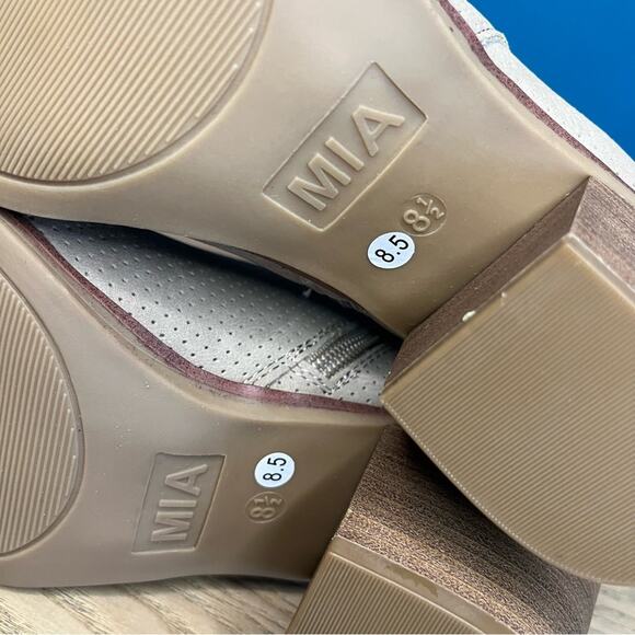 New! Mia Women's Jullep Perf Pointy Ankle Block Heel Booties Khaki Tan Size 8 - Picture 9 of 9